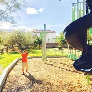 Meet your Posher, Niña